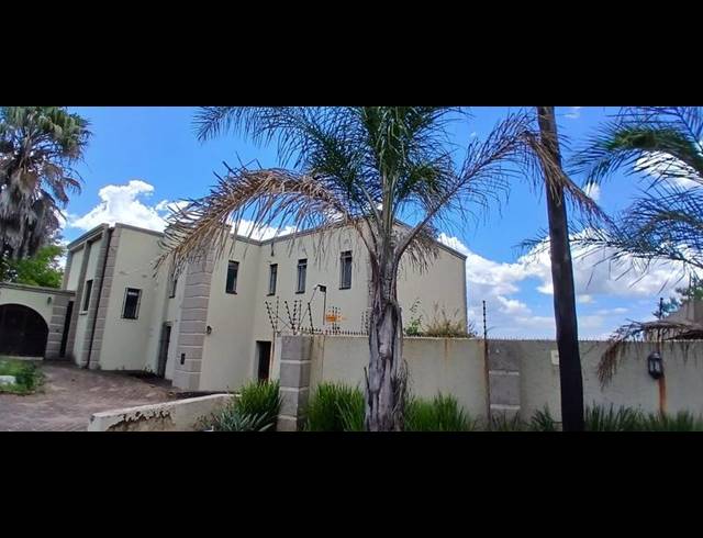 4 BEDROOM HOUSE FOR SALE IN ONTDEKKERSPARK